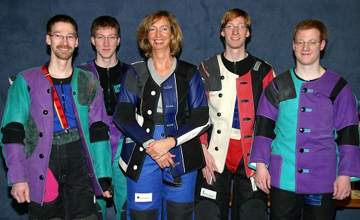 Bild der Bezirksoberligamannschaft: Tobias Otterstedt, Christian Otterstedt, Marianne Heinrich, Niklas Otterstedt und Arne Otterstedt (v. links)